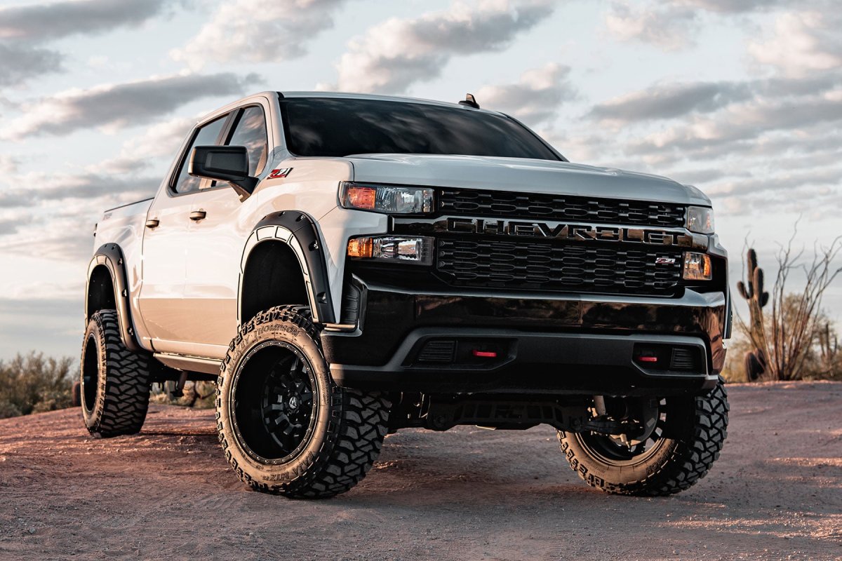 Chevrolet Silverado 1500 LTD Fender Flares - Rough Country - Defender - White Sands - 2022+